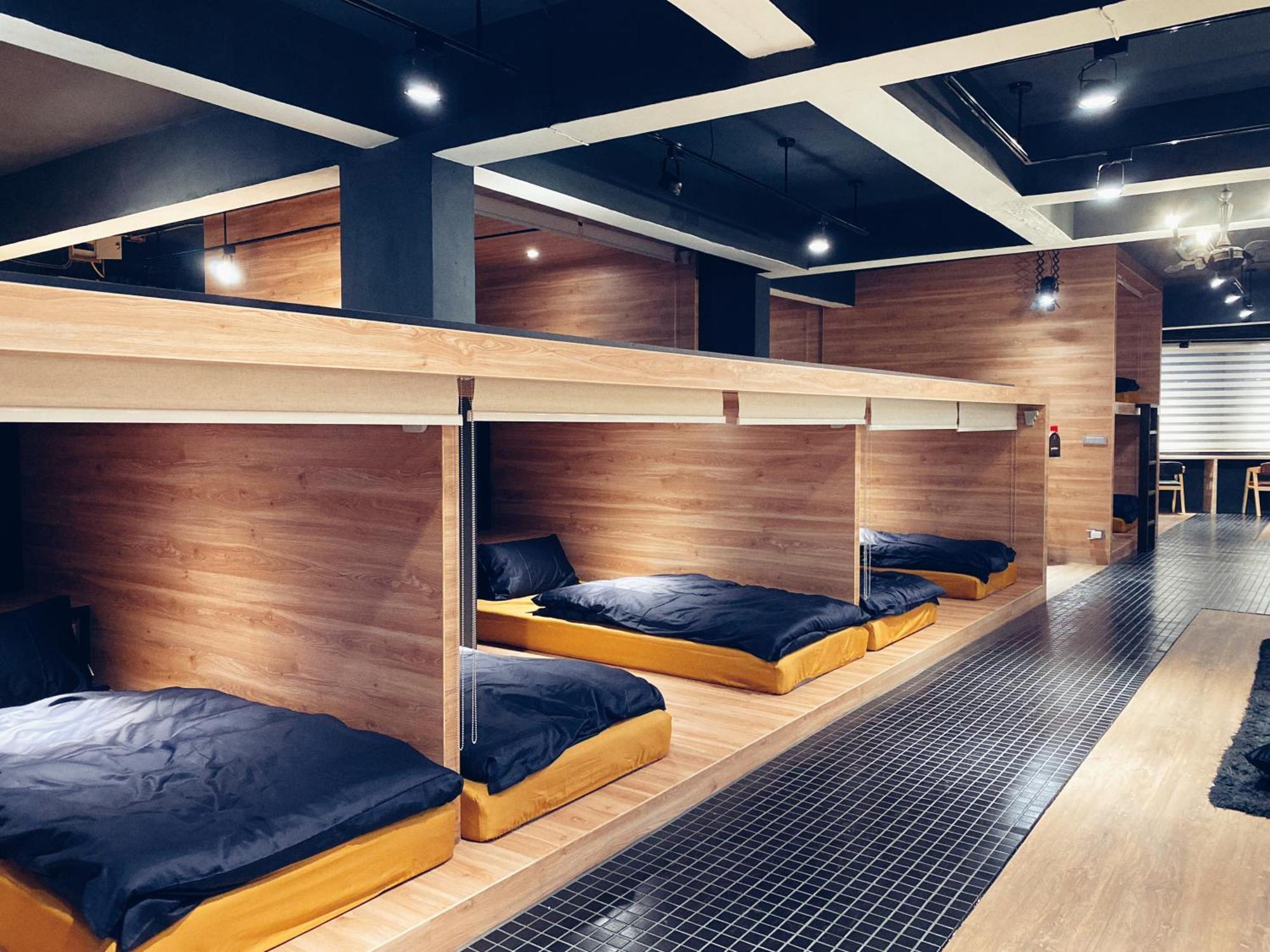 Perbed Hostel-Taichung Station Eksteriør bilde