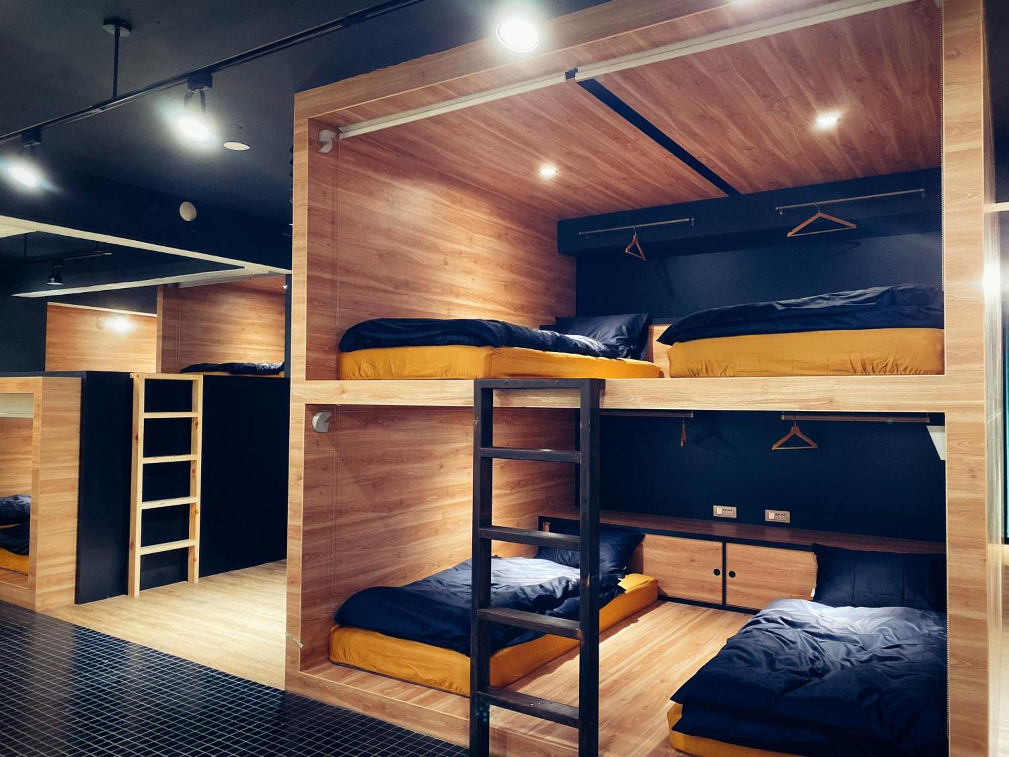 Perbed Hostel-Taichung Station Eksteriør bilde